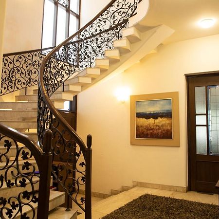 Red Brick Home By Earthaa Escapes New Delhi Buitenkant foto